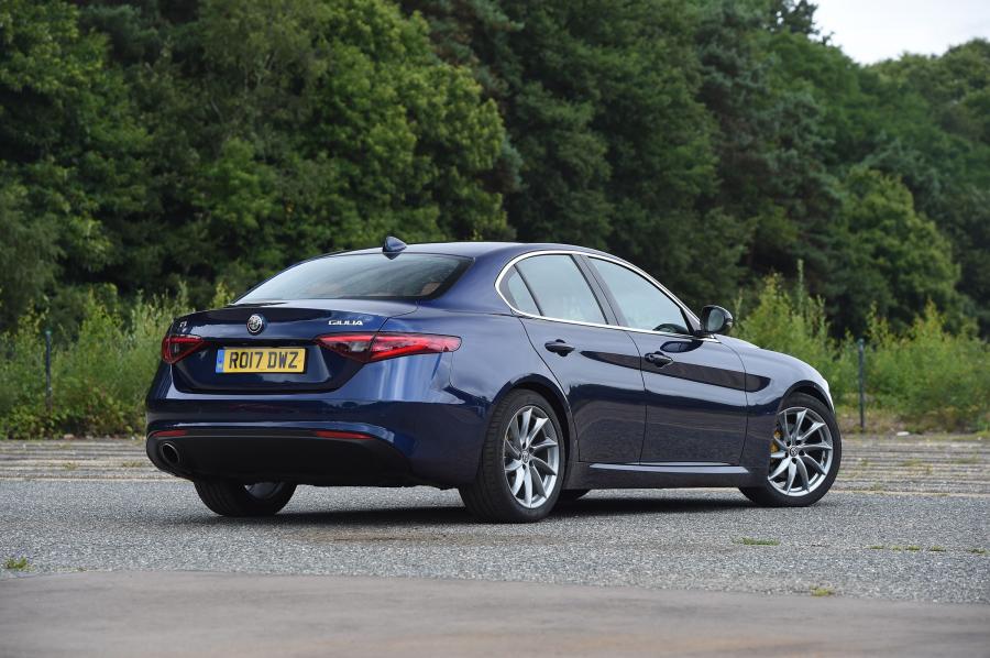  Alfa Romeo Giulia Q2 (952) 2016 года  (UK) (фото 42 из 43)